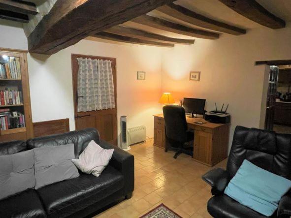 La Maison Tournesol - 3 Bedroom House With Large Garden Near Saumur Saint-Martin-de-la-Place Eksteriør billede