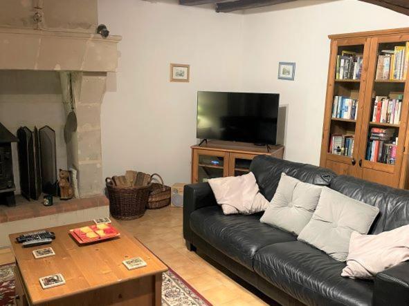 La Maison Tournesol - 3 Bedroom House With Large Garden Near Saumur Saint-Martin-de-la-Place Eksteriør billede
